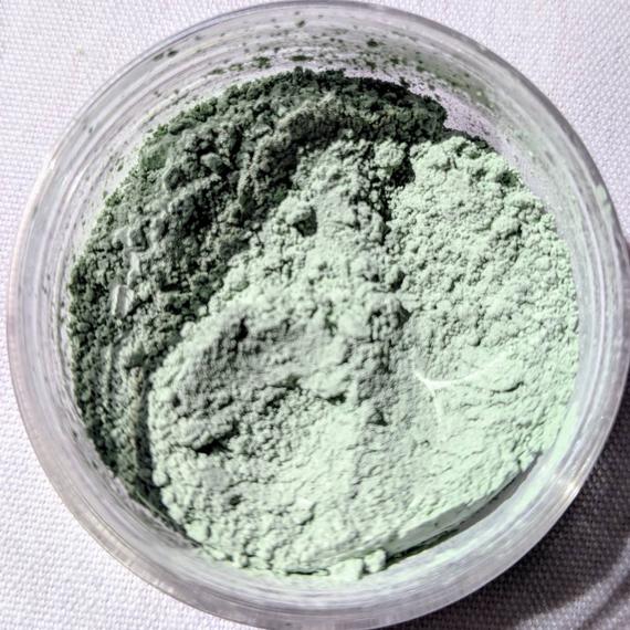 Mint Color Corrector - pigment foundation -
